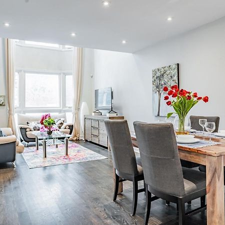 Beautiful Property In Downtown Core Close To Subway Station! Toronto Exteriör bild