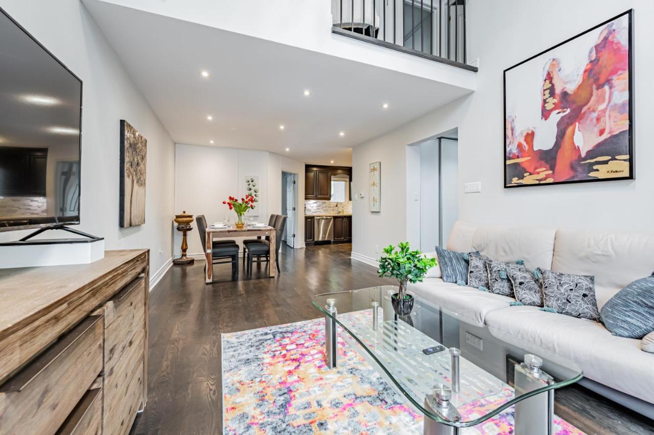 Beautiful Property In Downtown Core Close To Subway Station! Toronto Exteriör bild