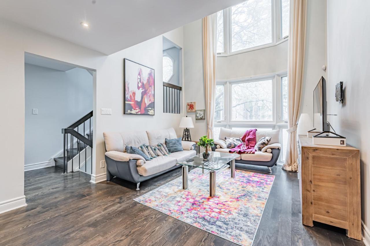 Beautiful Property In Downtown Core Close To Subway Station! Toronto Exteriör bild