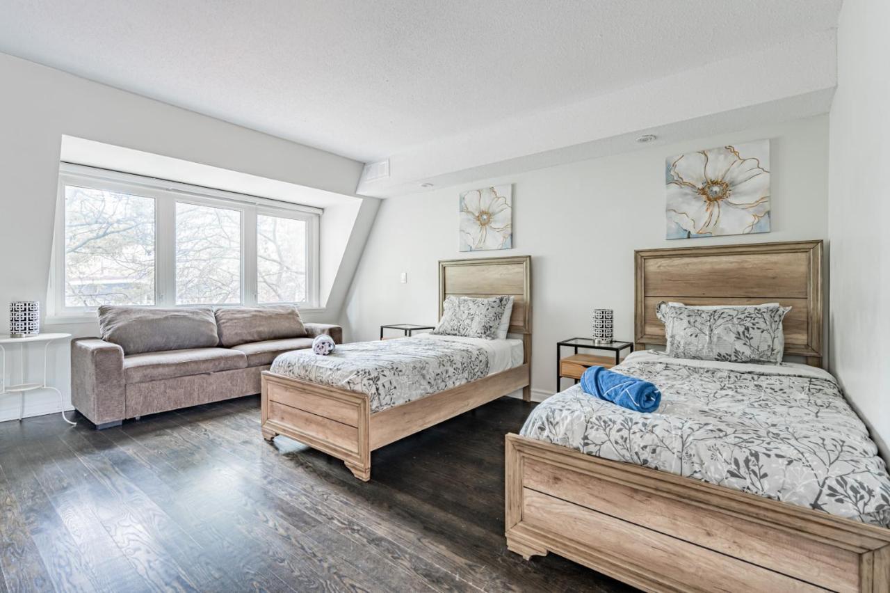Beautiful Property In Downtown Core Close To Subway Station! Toronto Exteriör bild