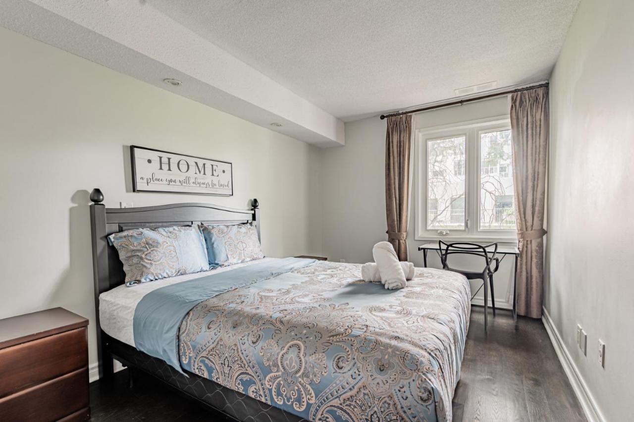 Beautiful Property In Downtown Core Close To Subway Station! Toronto Exteriör bild
