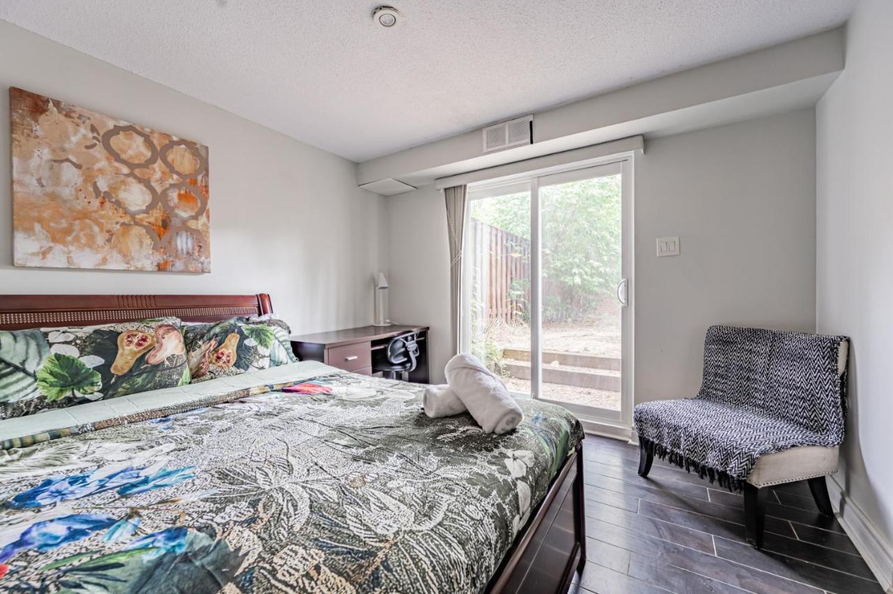 Beautiful Property In Downtown Core Close To Subway Station! Toronto Exteriör bild