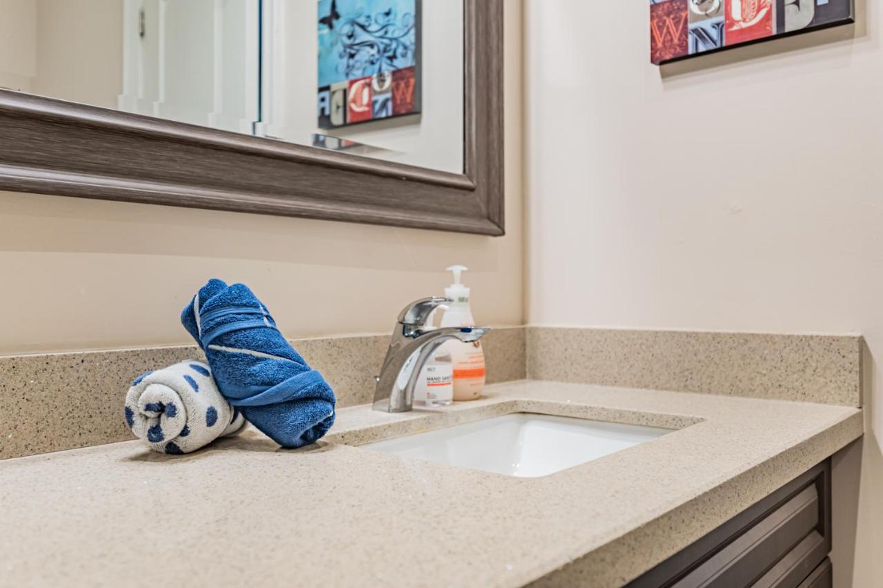 Beautiful Property In Downtown Core Close To Subway Station! Toronto Exteriör bild