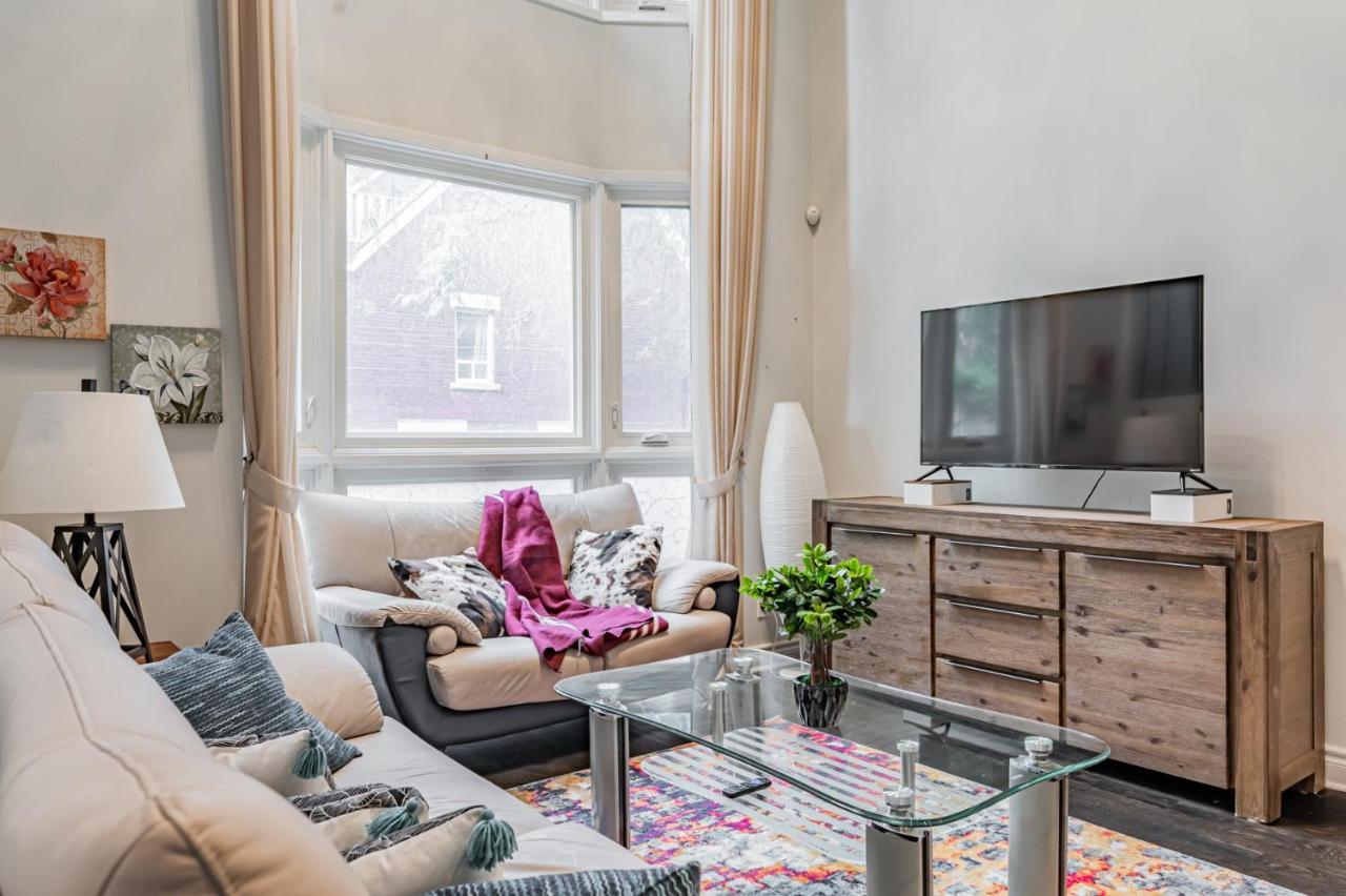 Beautiful Property In Downtown Core Close To Subway Station! Toronto Exteriör bild