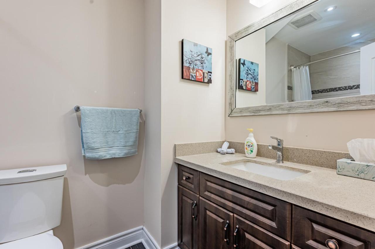 Beautiful Property In Downtown Core Close To Subway Station! Toronto Exteriör bild