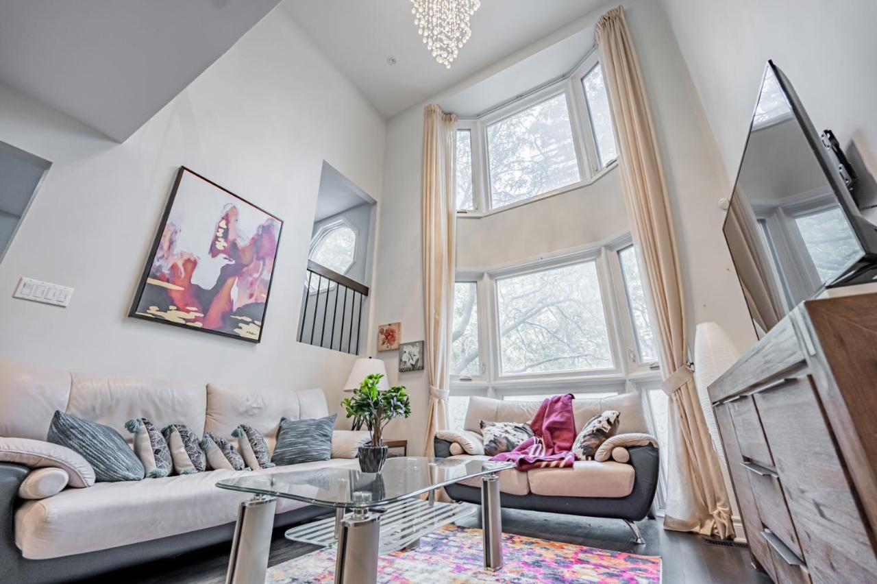 Beautiful Property In Downtown Core Close To Subway Station! Toronto Exteriör bild